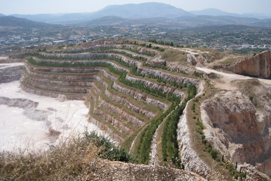 Σαλαμίνα: Το άσπρο... μαύρο δε γίνεται!