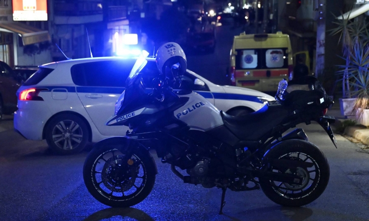 Σαλαμίνα: 75χρονη δολοφονήθηκε μέσα στο σπίτι της από ληστές