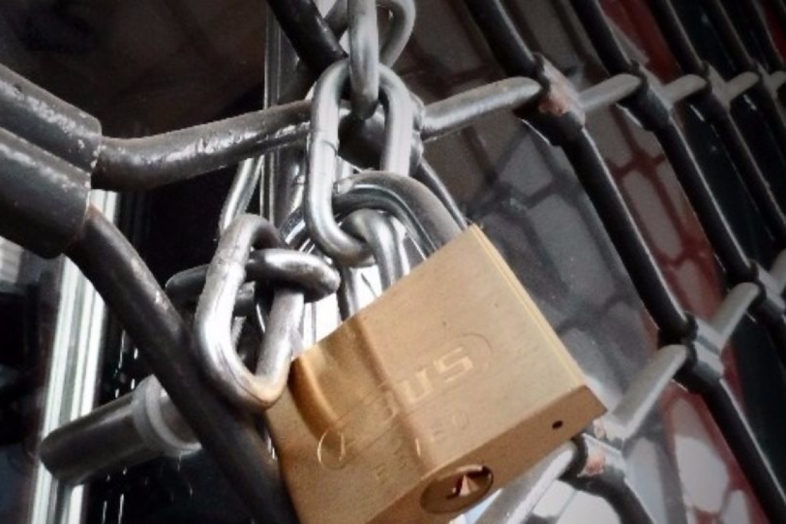 Η Eurostat επιβεβαιώνει τα λουκέτα στην αγορά - Καμπανάκι από τον εμπορικό κόσμο του Πειραιά