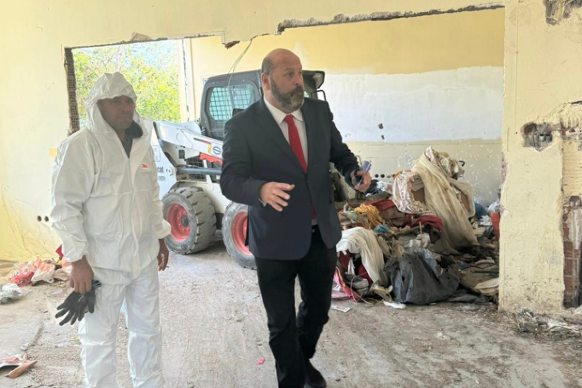 Πέραμα: &quot;Οι Ρομά χρησιμοποιούσαν ως τουαλέτα δημόσια πλατεία&quot;
