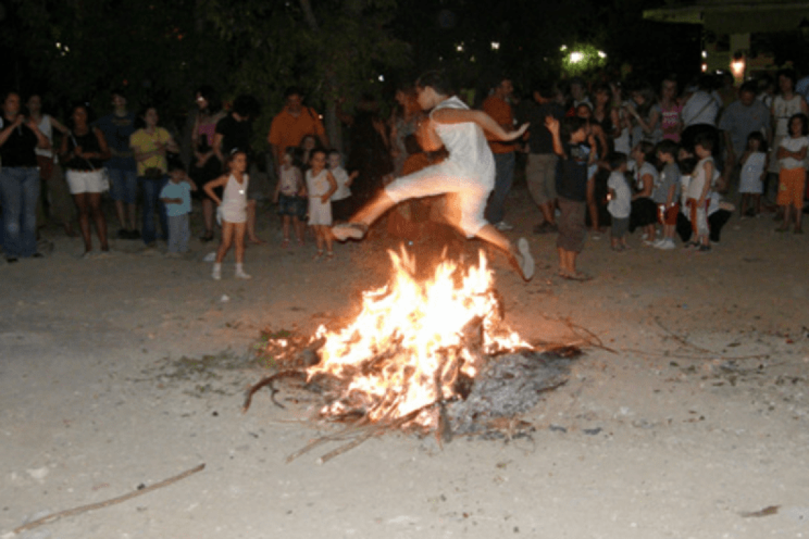 Νέο Φάληρο: Αναβιώνει το έθιμο του Κλήδονα