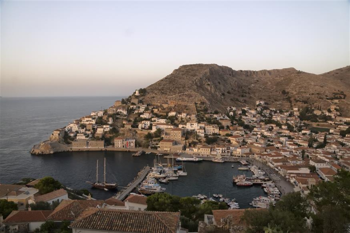 Κύκλωμα χρησικτησίας σε Σπέτσες, Υδρα και Αγκίστρι