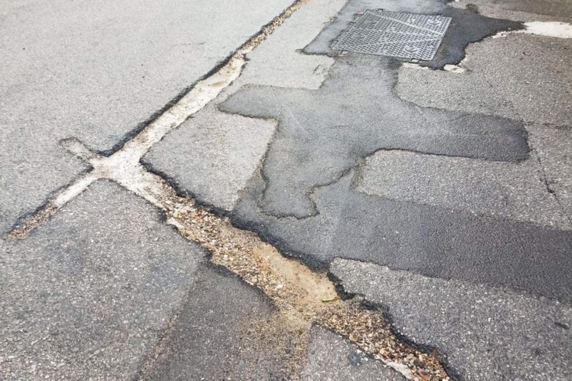 ΝΙΚΑΙΑ: Ο Δήμος στρώνει και η ΖΕΥΞΙΣ... ξεστρώνει