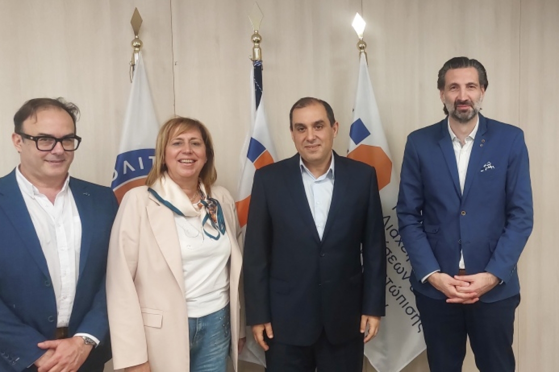 Πειραιάς: Στον Υφυπουργό Κλιματικής Κρίσης και Πολιτικής Προστασίας ο Εμπορικός Σύλλογος