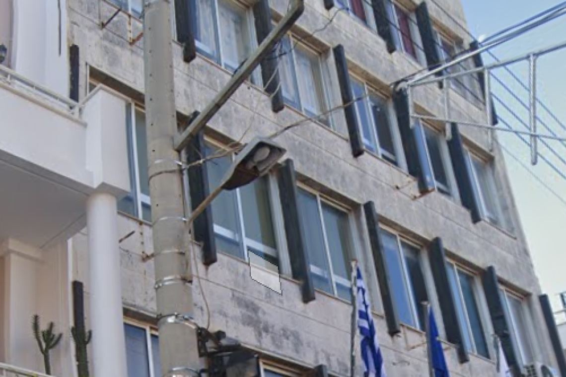 Σαλαμίνα: Εγκληματική αδράνεια απέναντι στο κατεπείγον αίτημα εκκένωσης του παλαιού Δημαρχείου