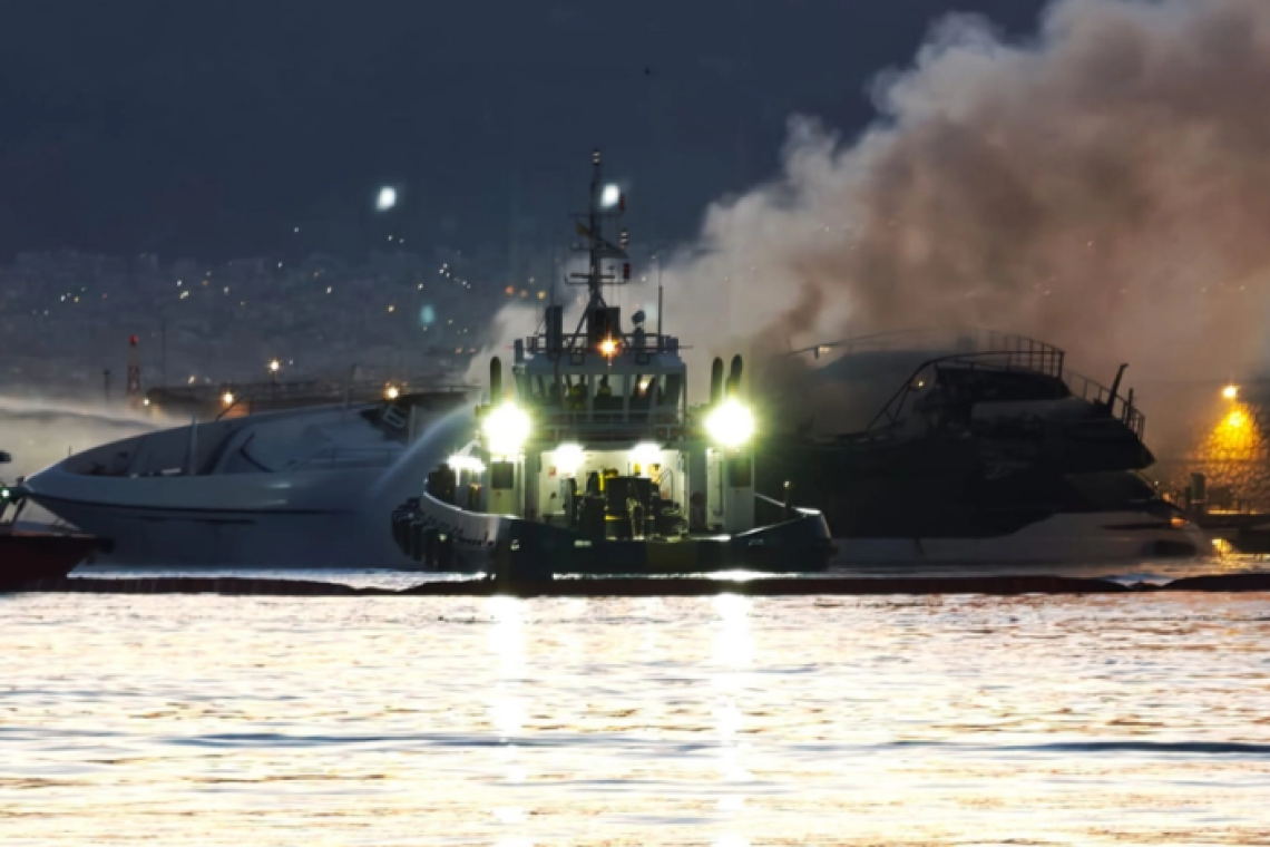 Μαρίνα Ζέας: Από ξύλινο ιστιοφόρο ξεκίνησε η φωτιά - Bυθίστηκαν 4 σκάφη 